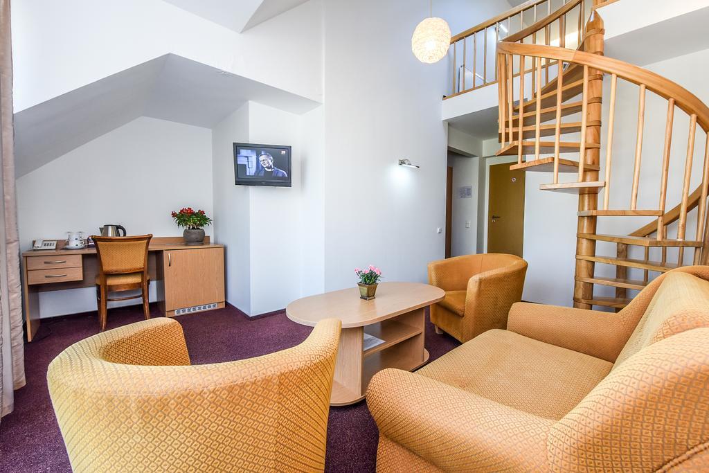 Muza Hotel พาลังกา ภายนอก รูปภาพ